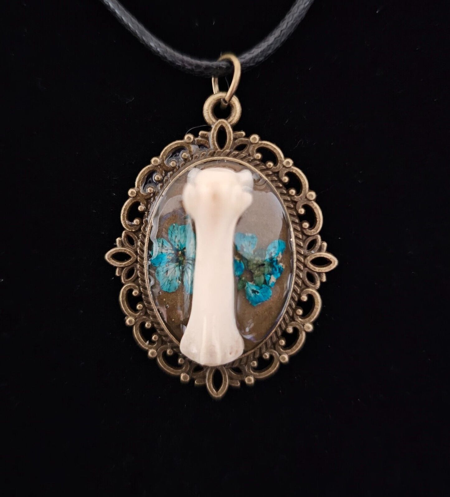 Macabre Animal Mink Bone Flower Resin Necklaces