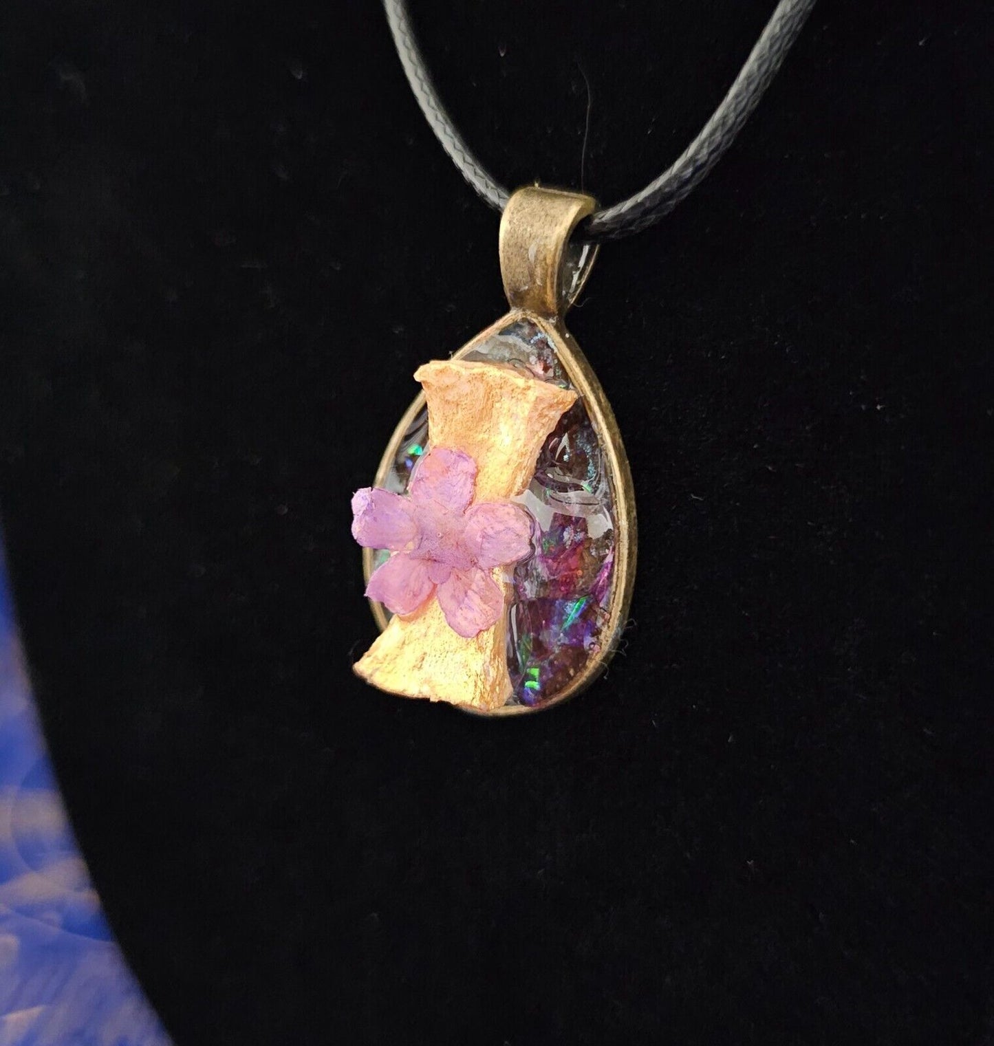 Macabre Animal Mink Bone Flower Resin Necklaces