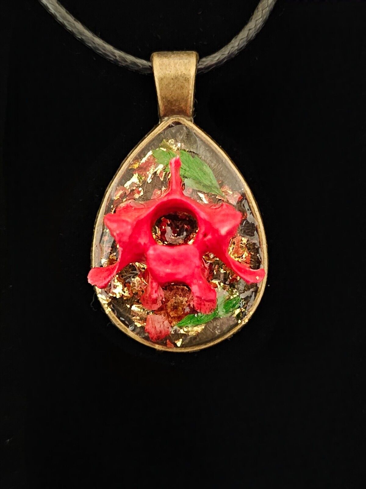 Macabre Animal Mink Bone Flower Resin Necklaces