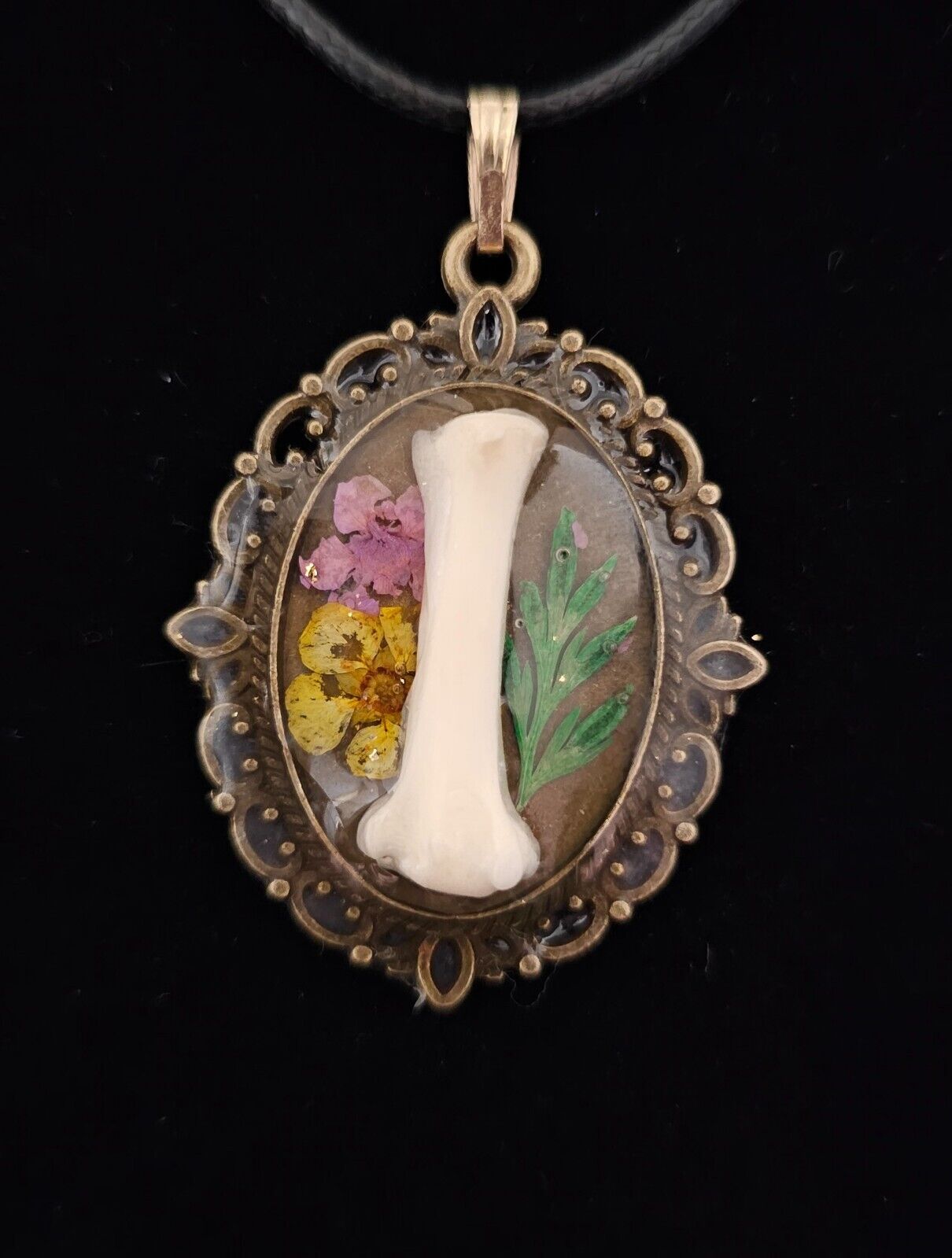 Macabre Animal Mink Bone Flower Resin Necklaces