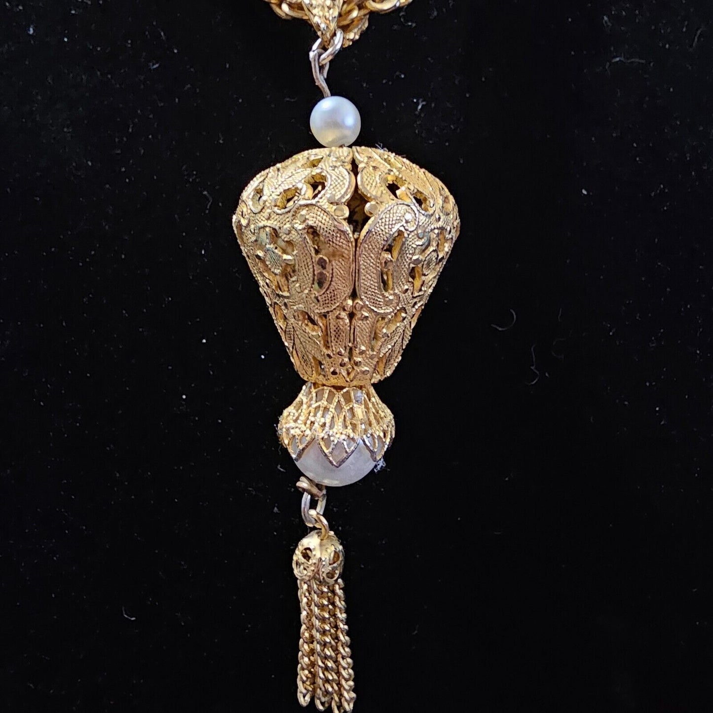 Vintage Celebrity Signed Gold Tone Dangle Pendant Necklace