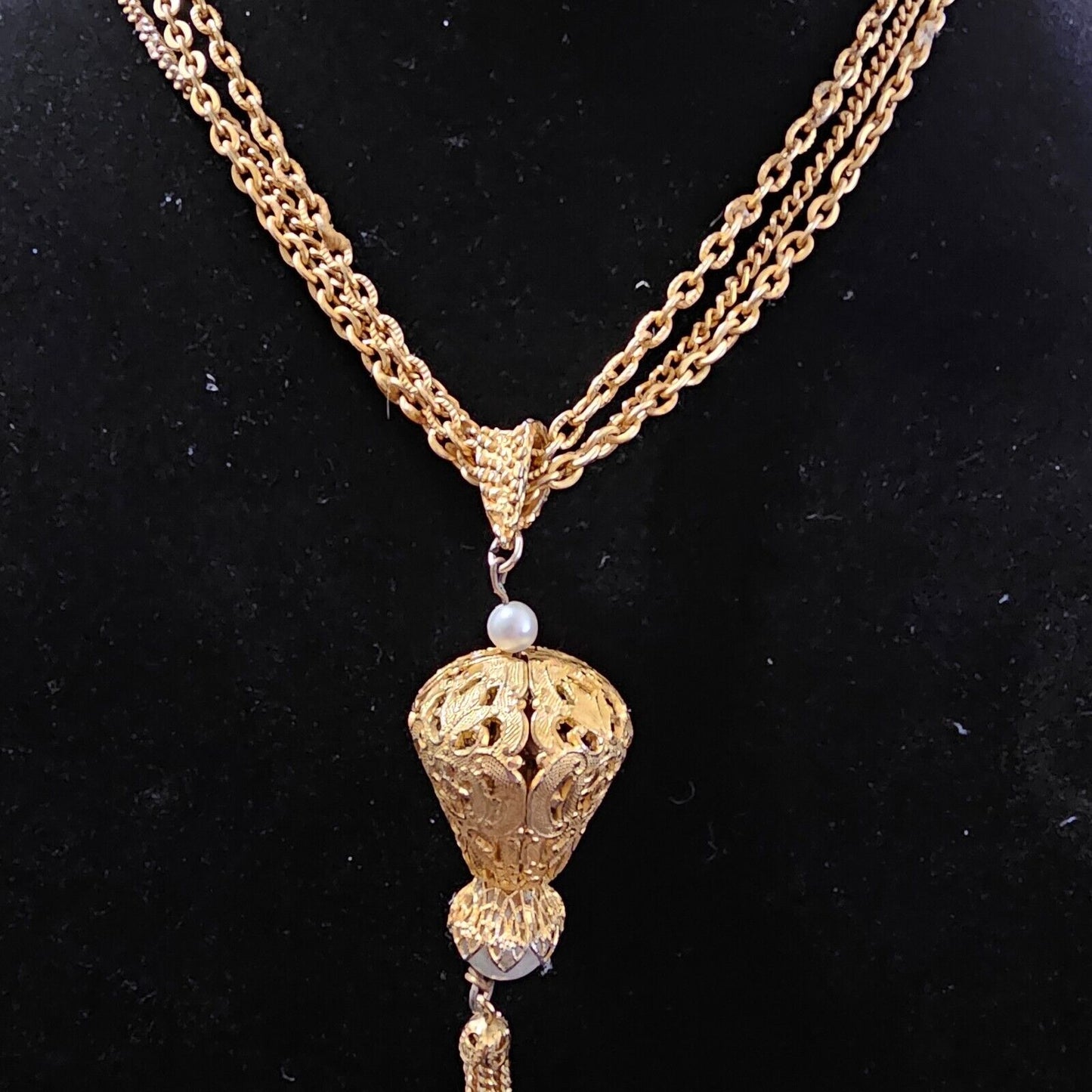 Vintage Celebrity Signed Gold Tone Dangle Pendant Necklace